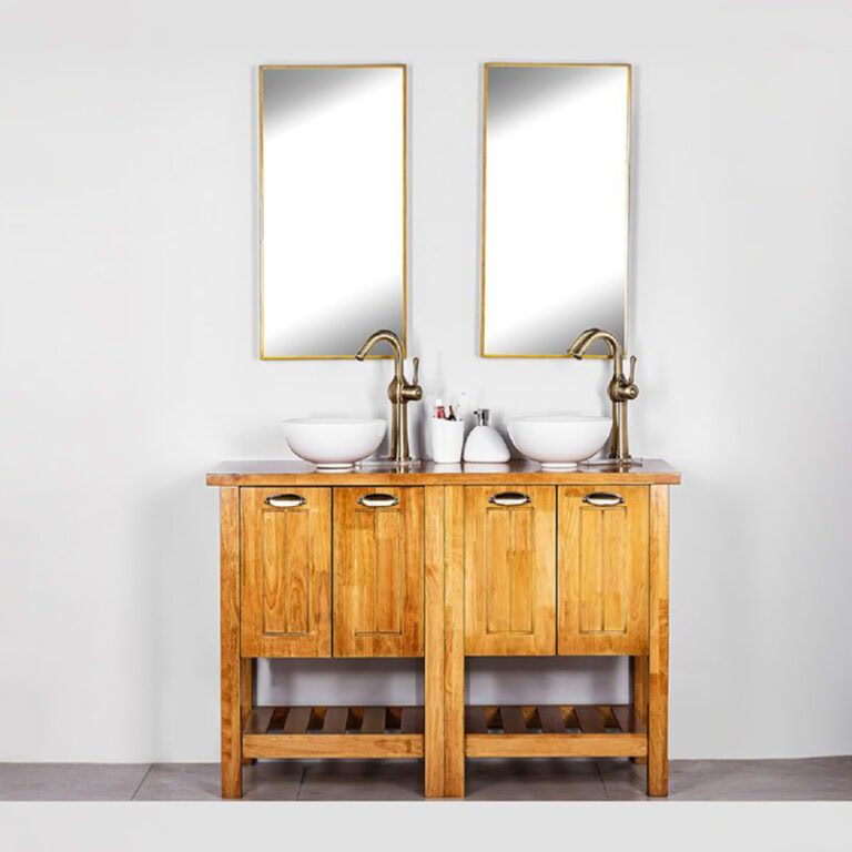 ארון אמבטיה סיציליה 163 ס"מ בגימור עץ, עם כיור חרס לבן וברז ברונזה צהובה