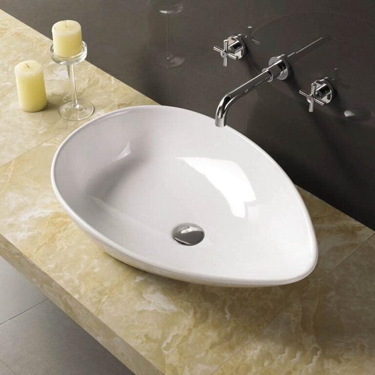 כיור חרס מונח דגם 133080 בגימור לבן מבריק, מידות 65x44x17 ס